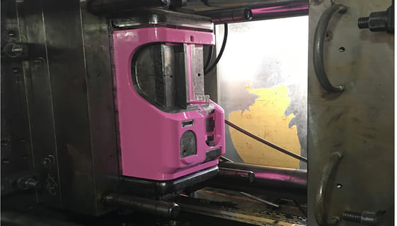 Injection of capsule vending machine gashapon machine from toy capsule vending machine supplier Nynovending.com